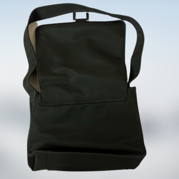 Nylon Satchel/Book or Tablet Shoulder Bag 🎉Host Pick🎉 - Picture 4 of 6